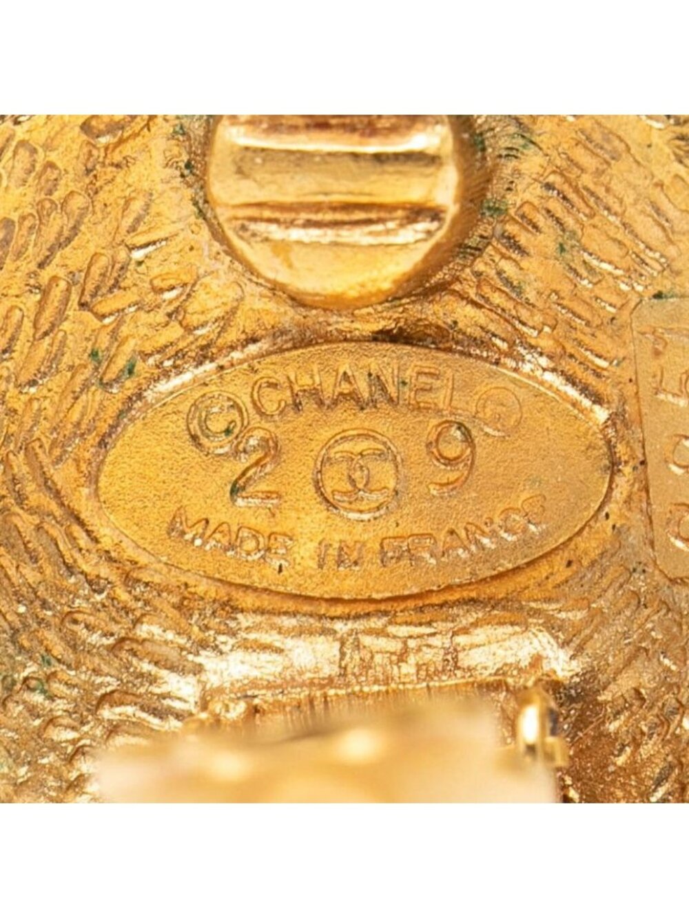 Chanel CC Logo Vintage Round Earrings Gold Plated - Picture 3 of 3